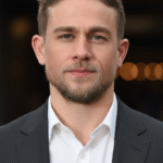 Charlie Hunnam se sumerge en la oscuridad de Ed Gein: el regreso triunfal del actor de Hijos de la anarquía